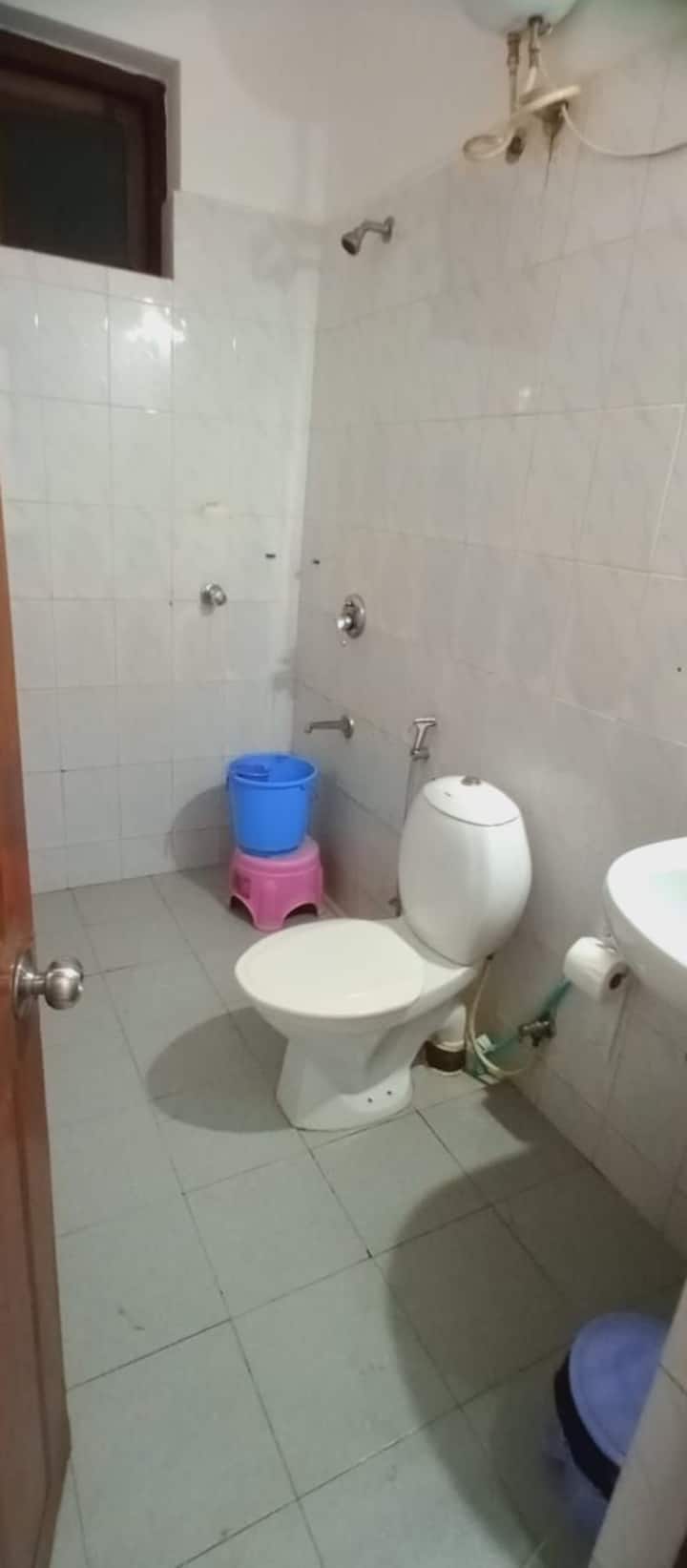 1BHK-10 Pool View/AC/WiFi/Backup/Nr Candolim Beach
