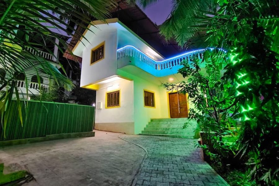 Elegant 3 Bedroom Beach Villa Arcadia with Pool