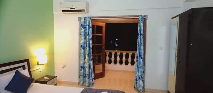 1BHK-10 Pool View/AC/WiFi/Backup/Nr Candolim Beach