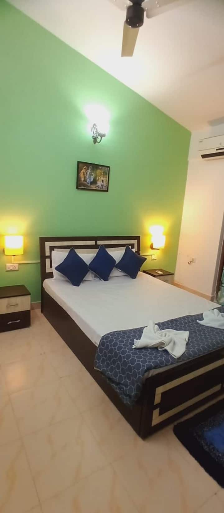 1BHK-10 Pool View/AC/WiFi/Backup/Nr Candolim Beach
