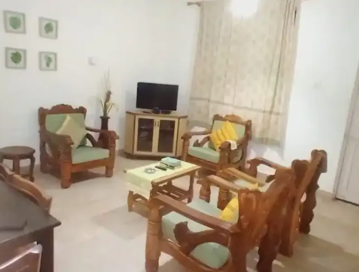 Cozy 2BHK Near Candolim Beach With AC/WiFi/UPS
