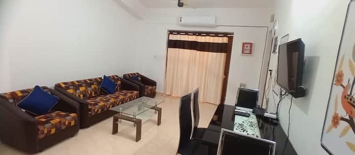 1BHK-10 Pool View/AC/WiFi/Backup/Nr Candolim Beach