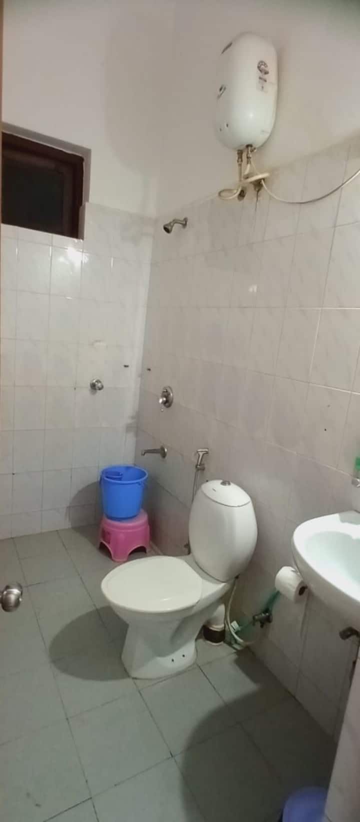 1BHK-10 Pool View/AC/WiFi/Backup/Nr Candolim Beach