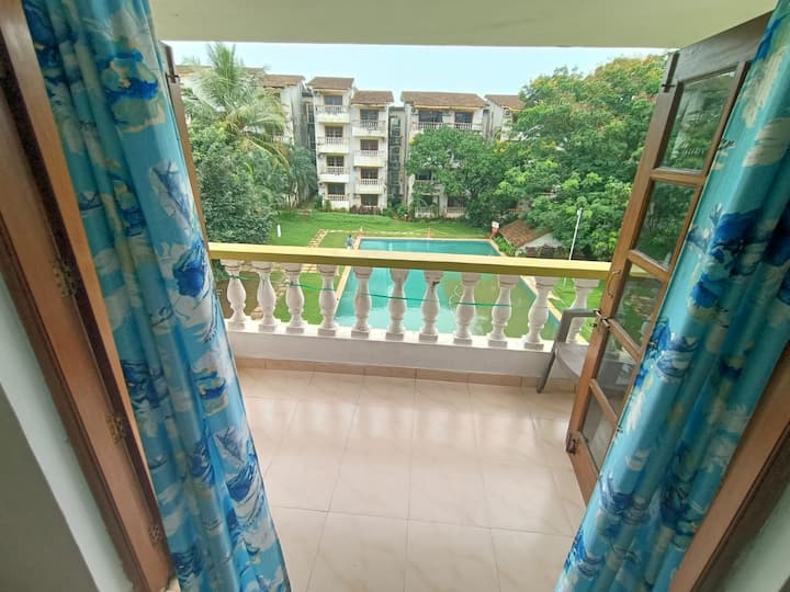 1BHK-10 Pool View/AC/WiFi/Backup/Nr Candolim Beach