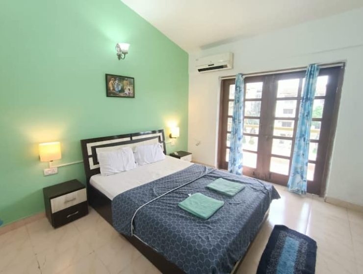 1BHK-10 Pool View/AC/WiFi/Backup/Nr Candolim Beach