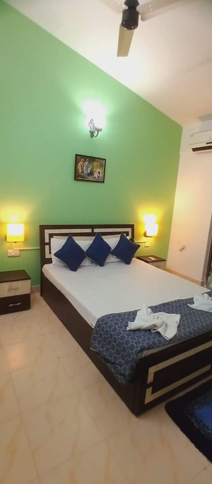 1BHK-10 Pool View/AC/WiFi/Backup/Nr Candolim Beach