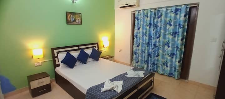1BHK-10 Pool View/AC/WiFi/Backup/Nr Candolim Beach