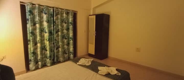 1BHK-10 Pool View/AC/WiFi/Backup/Nr Candolim Beach
