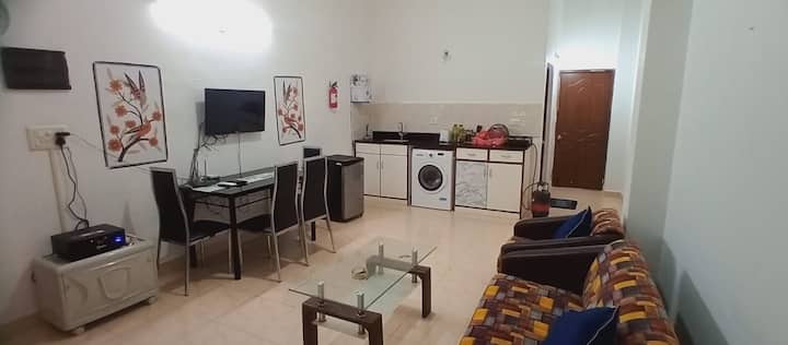 1BHK-10 Pool View/AC/WiFi/Backup/Nr Candolim Beach