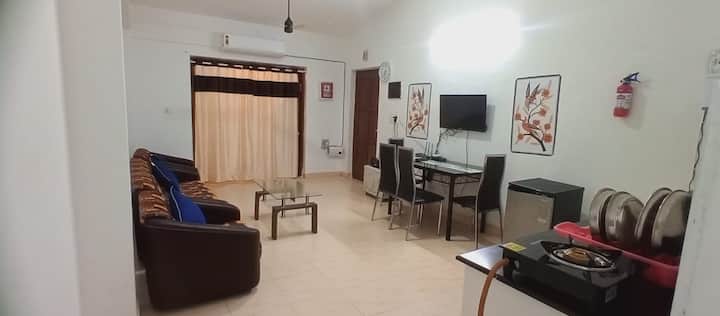 1BHK-10 Pool View/AC/WiFi/Backup/Nr Candolim Beach